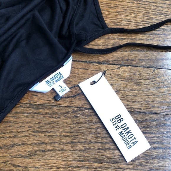 One-Shoulder Black Bodysuit - Picture 4 of 4